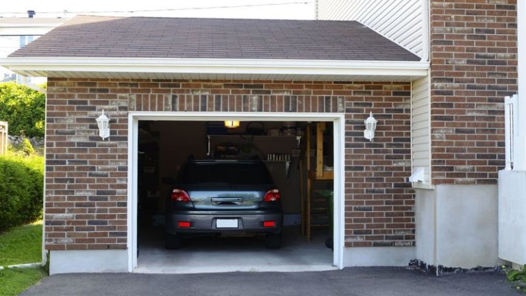 Perks You Get From Having a Custom Garage Built for Your Home