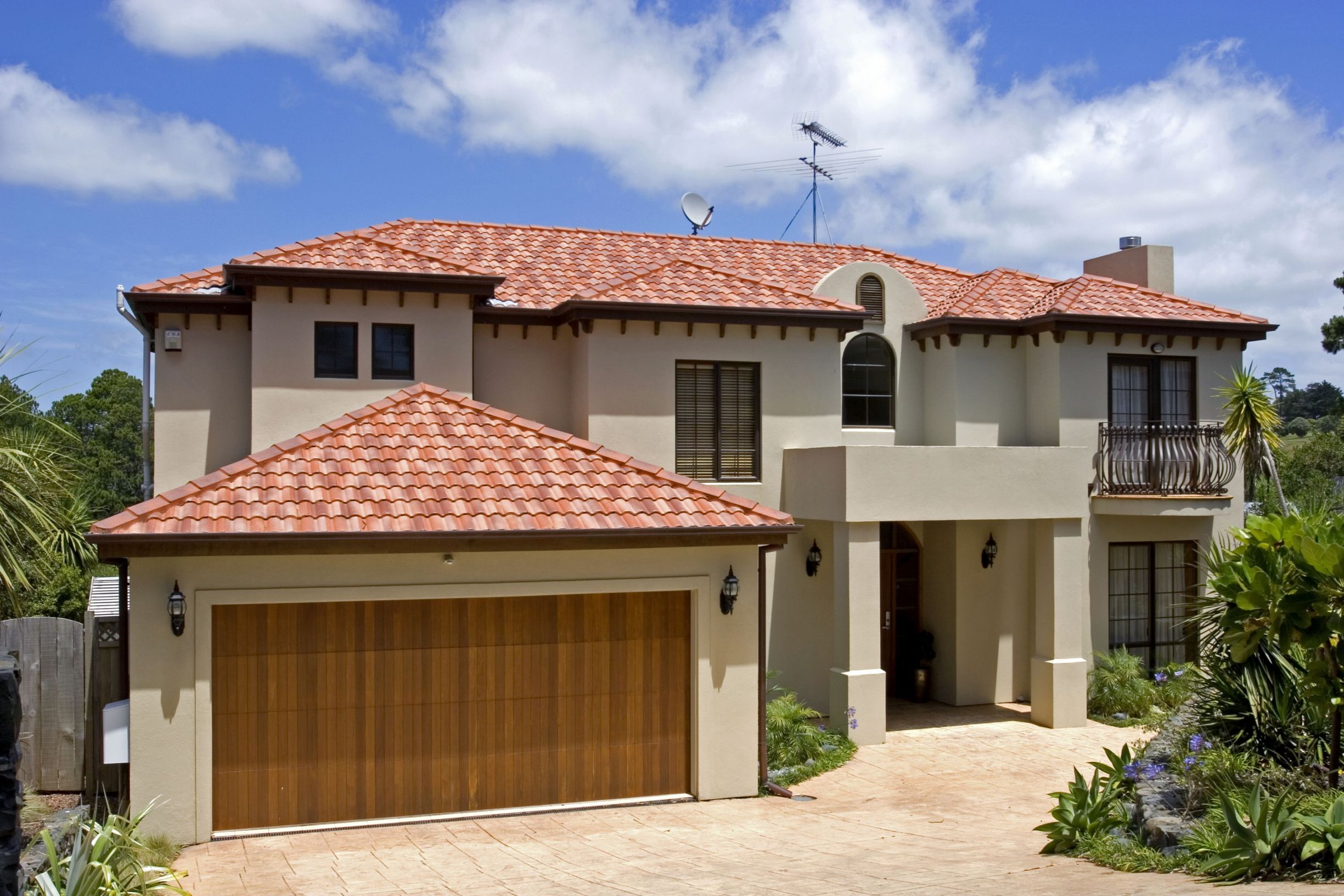 Signs That You Should Call for Professional Garage Door Repair in Athens, GA