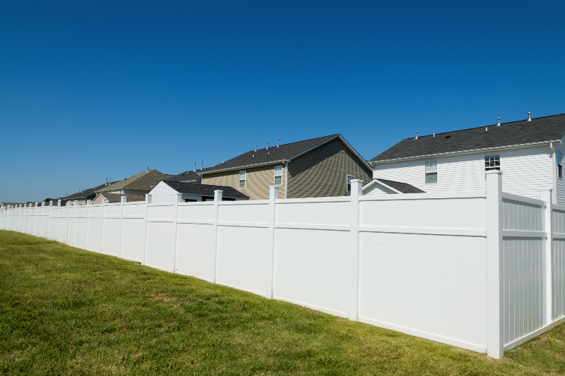 Why You Need Custom Vinyl Fencing