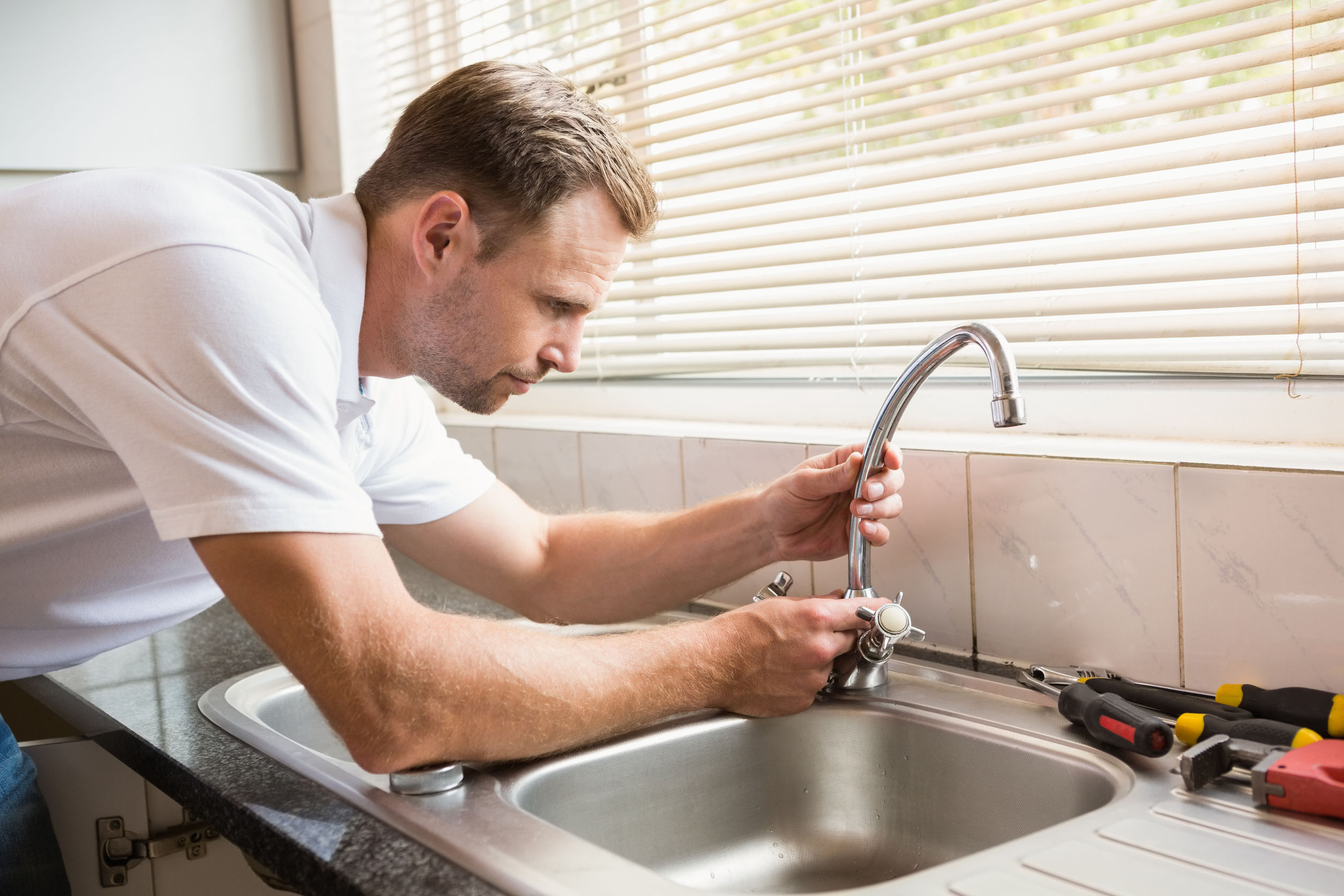 Why Hiring an Emergency Plumber in Tucson is Crucial for Your Home