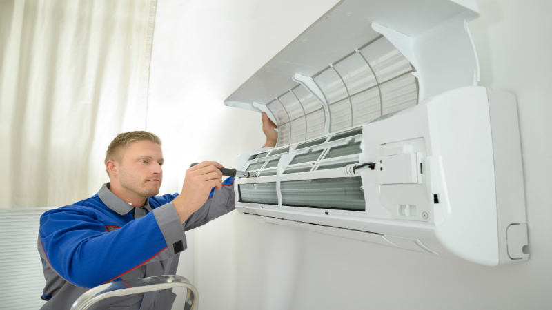 Why is a Contract for Air Conditioning Service in Wilmette, IL a Good Idea?