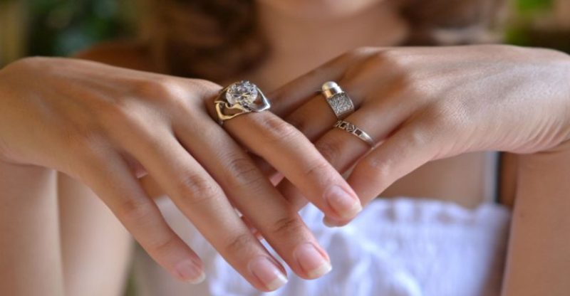 Tips for First-Timers Shopping for Engagement Rings in Chicago